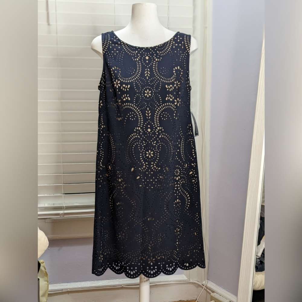 Jessica Howard laser cut sleeveless dress